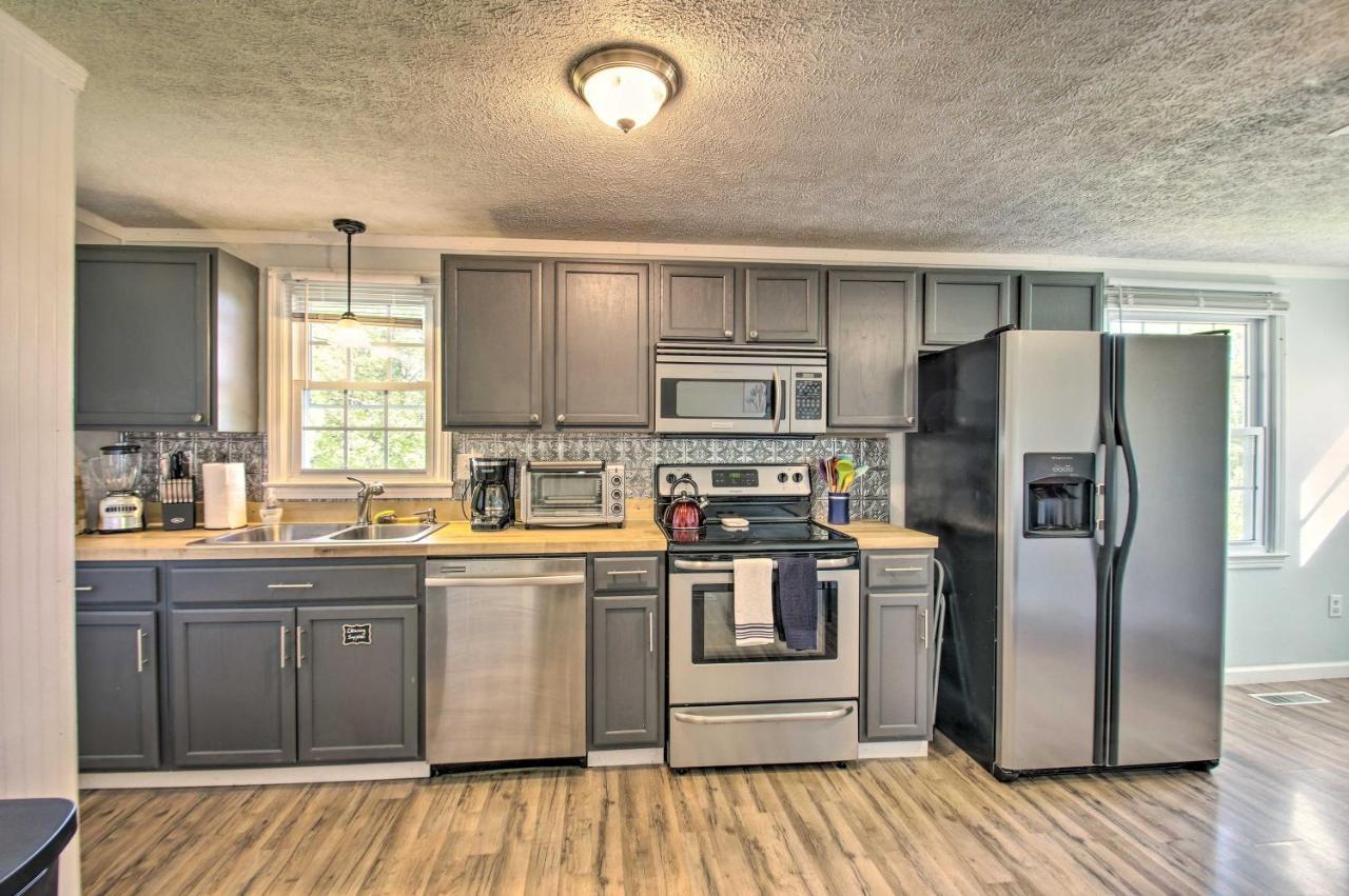 Dog-Friendly Fayetteville Home With Hot Tub! Buitenkant foto