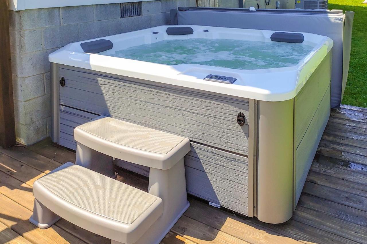 Dog-Friendly Fayetteville Home With Hot Tub! Buitenkant foto